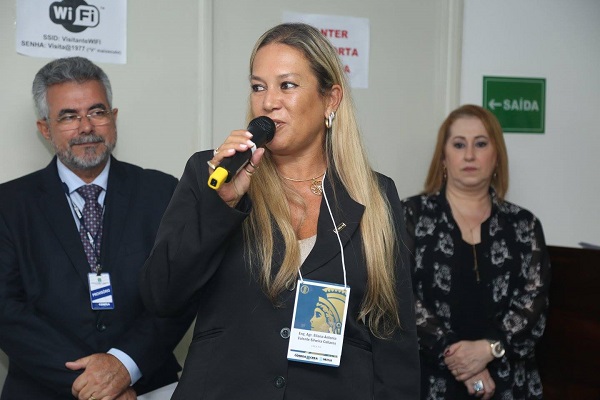 2ª diretora administrativa no exercício da Presidência do CREA-RS, Eng. Agr. Eliana Silveira